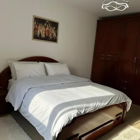 Modern Place-perfect Getaway شقة تيرانا